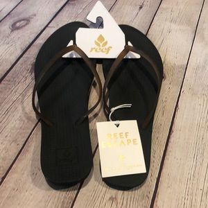 NWT Reef escape Havaianas style rubber sandals